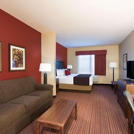 Best Western Plus Hudson Hotel & Suites Exterior photo