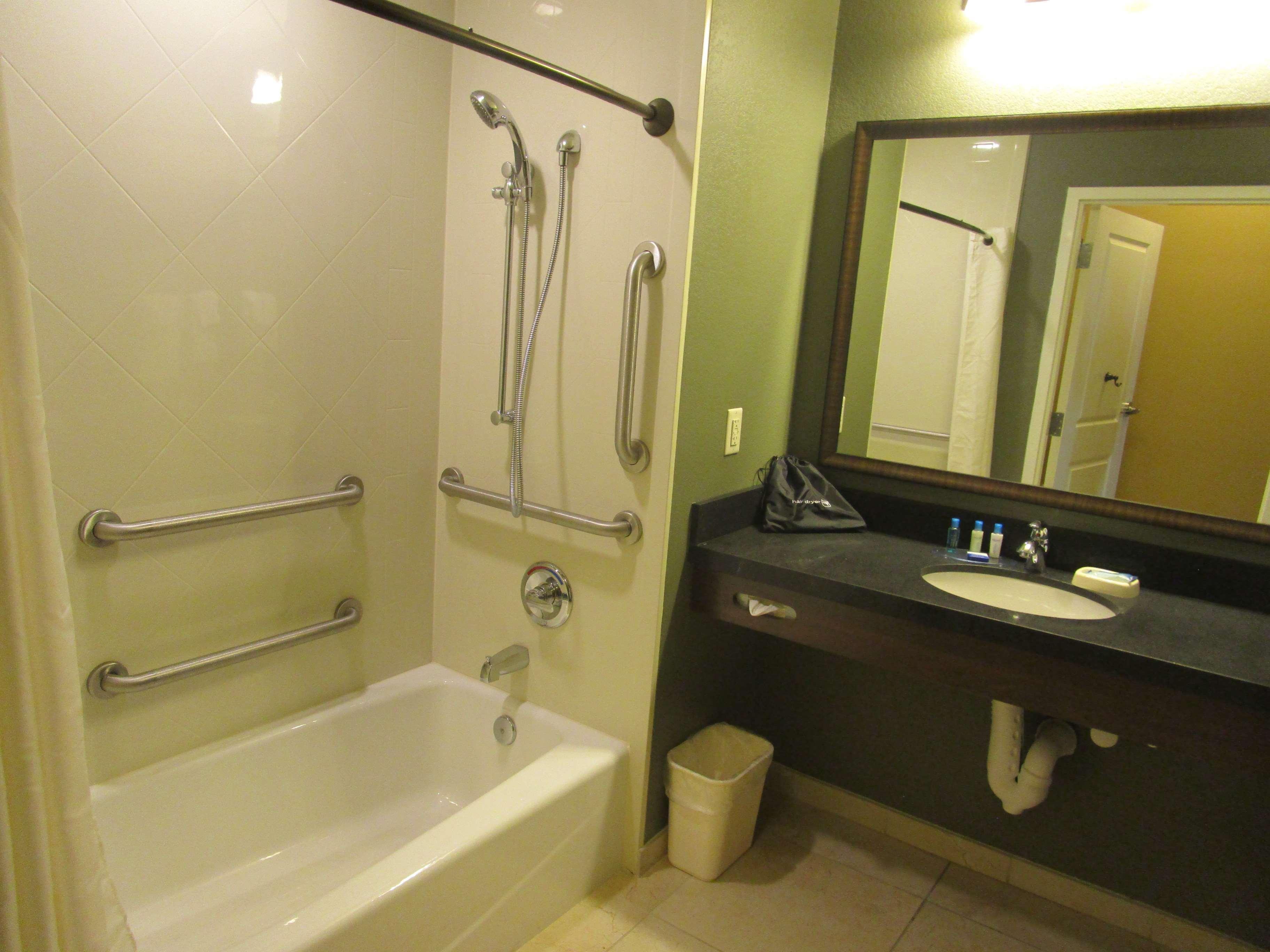 Best Western Plus Hudson Hotel & Suites Exterior photo