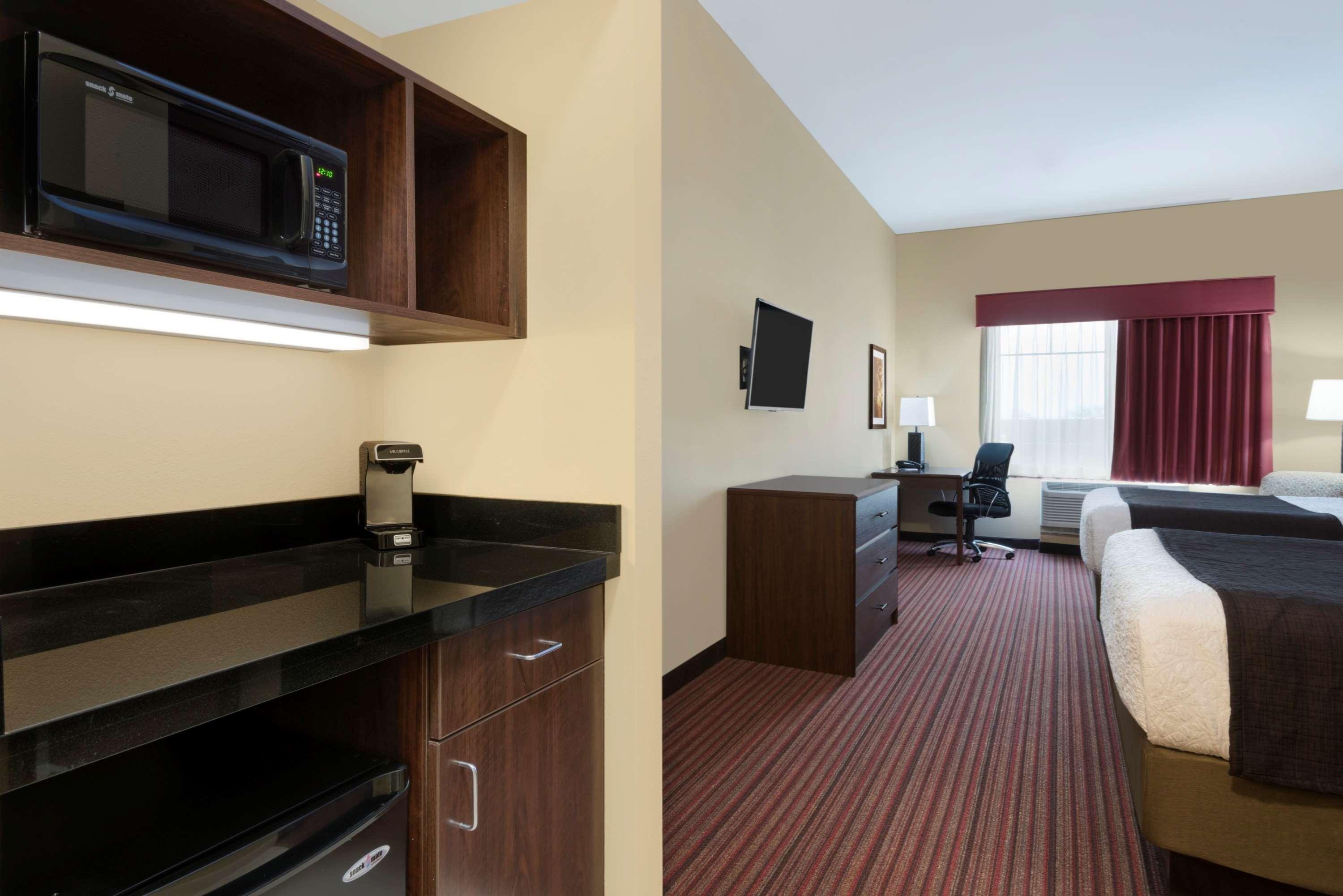 Best Western Plus Hudson Hotel & Suites Exterior photo