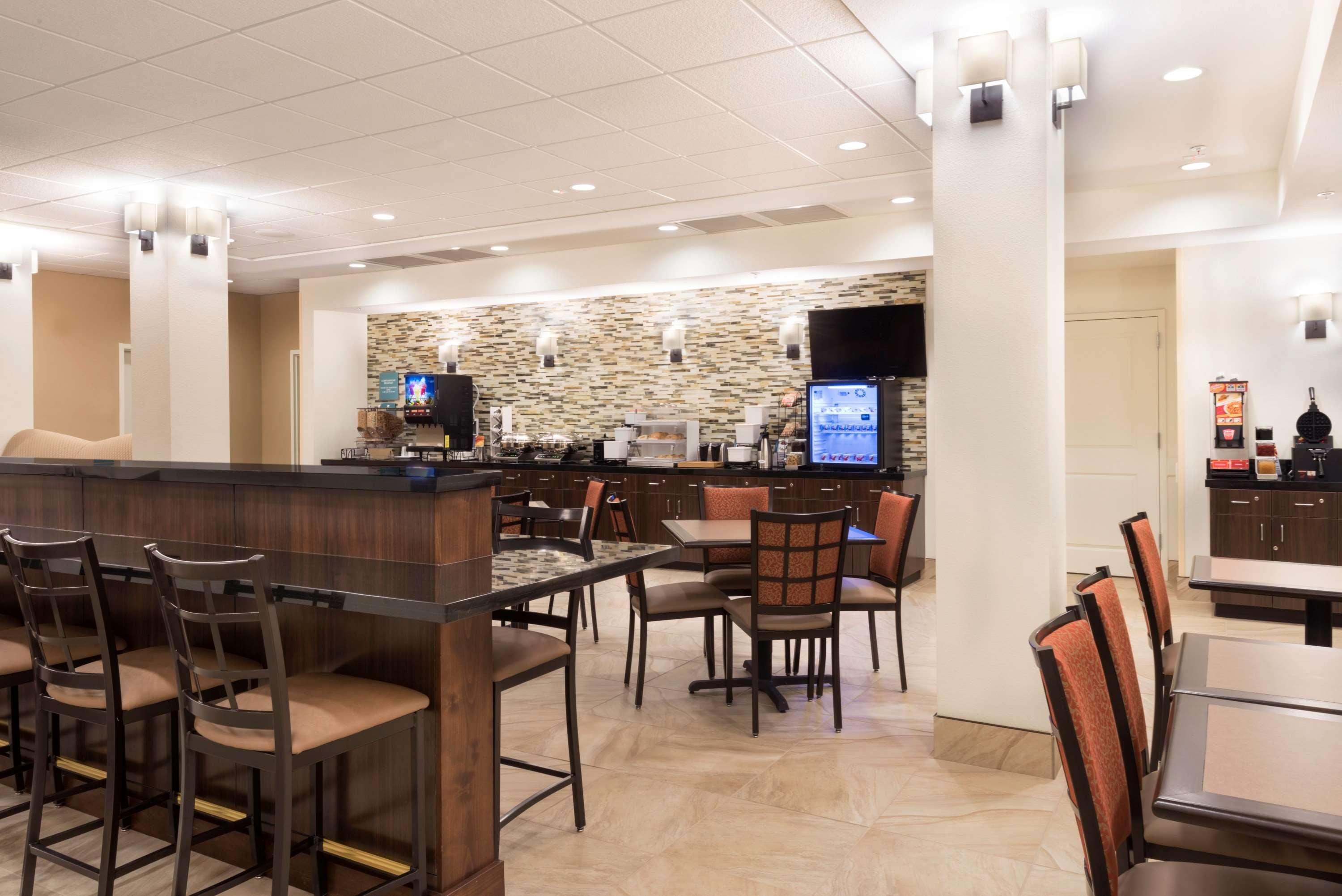 Best Western Plus Hudson Hotel & Suites Exterior photo