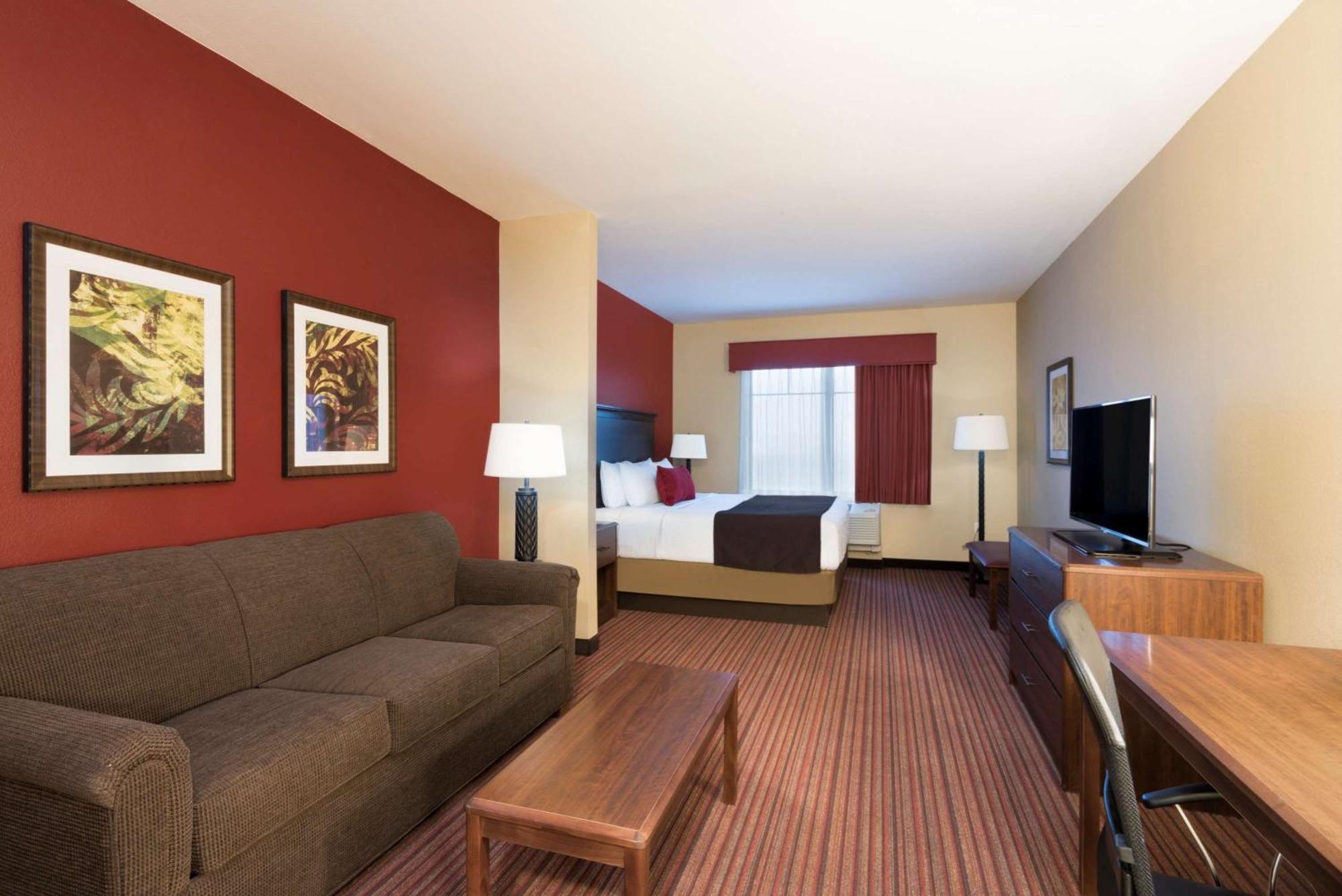 Best Western Plus Hudson Hotel & Suites Exterior photo