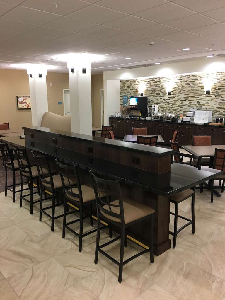 Best Western Plus Hudson Hotel & Suites Restaurant photo